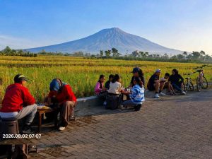 Menikmati Sarapan di Sawah: Tren Kuliner Unik di Karangploso Malang