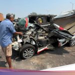 Nahas, Ambulans Pengangkut Jenazah Ringsek Akibat Kecelakaan Maut di Tol Batang, Pasutri Tewas