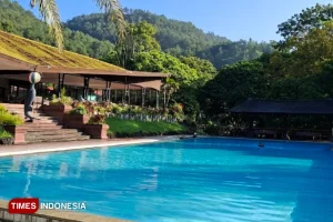Nikmati Sensasi Berenang di Kaki Gunung dengan Tiket Murah di Tirta Nirwana Songgoriti, Kota Batu