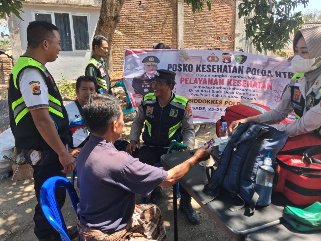 Pasca Kebakaran Rumah Adat Sade, Polda NTB Dirikan Posko Kesehatan untuk Warga