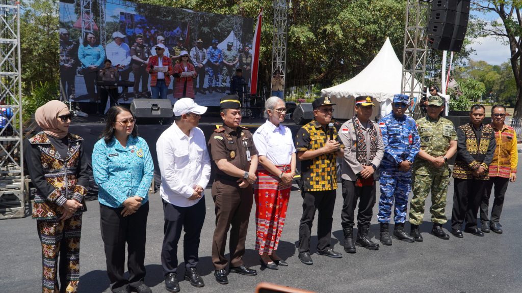 Pawai Pembangunan dan Karnaval Budaya NTT 2026 Resmi Dibuka, Kepala Kejaksaan Tinggi Turut Hadir