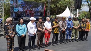 Pawai Pembangunan dan Karnaval Budaya NTT 2026 Resmi Dibuka, Kepala Kejaksaan Tinggi Turut Hadir