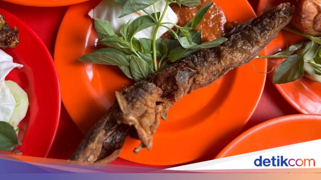Pecel Lele Lamongan Legendaris: Kelezatan Sambal Andalan Warung Bu Vesti