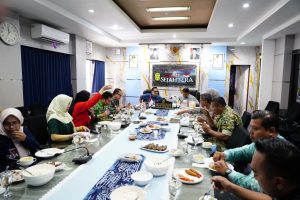 Pemko Banjarmasin Sajikan Kuliner Khas Banjar untuk Ketua Komisi II DPR RI