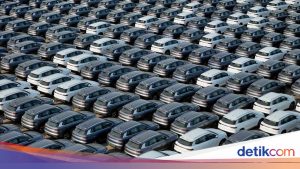 Penjualan Mobil China Merosot Tajam, Industri Otomotif Tertekan