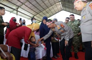 Peresmian Jembatan Merah Putih: Kapolda Sumsel Gelar Bakti Sosial dan Kesehatan di Banyuasin