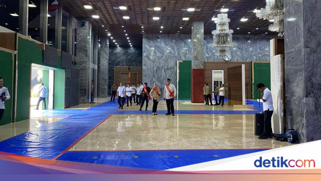 Persiapan Sidang Bersama: Karpet Merah dan Ornamen Merah Putih Mulai Dipasang