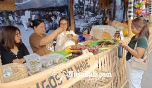 Plongos, Ikan Asap Pedas Khas Pengastulan Jadi Primadona di Buleleng Festival 2026