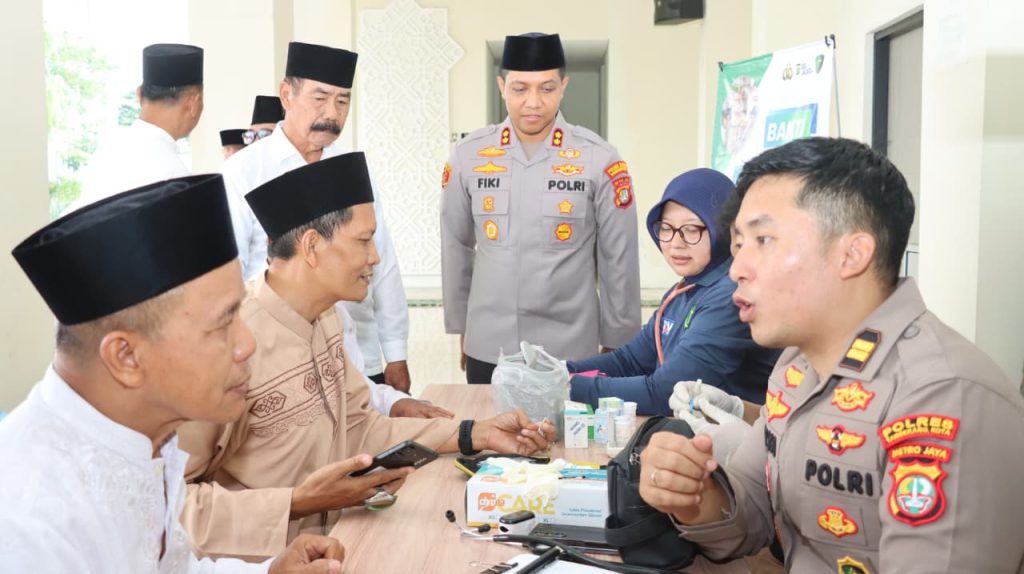 Polisi Gelar Layanan Kesehatan Gratis di Masjid Al Fattah pada Jumat Sehat