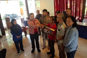 Politisi PDIP Eko Suwanto Hibahkan 13 Unit Alat Mitigasi Bencana