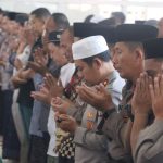 Polres Pasuruan Adakan Salat Ghaib dan Doa Bersama bagi Korban Kecelakaan