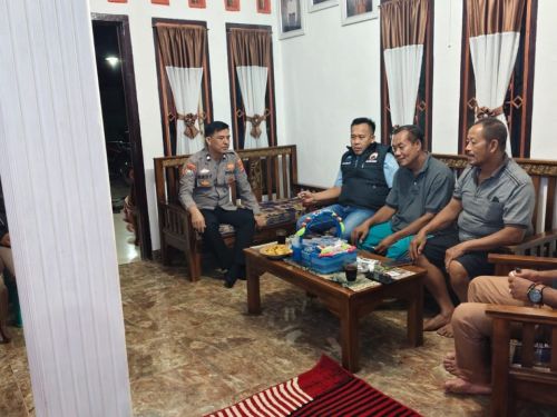 Polsek Katibung Gelar Patroli Hunting di Waysulan, Perkuat Sinergi dengan Pemerintah Desa dan Tokoh Masyarakat untuk Cegah Kejahatan C3