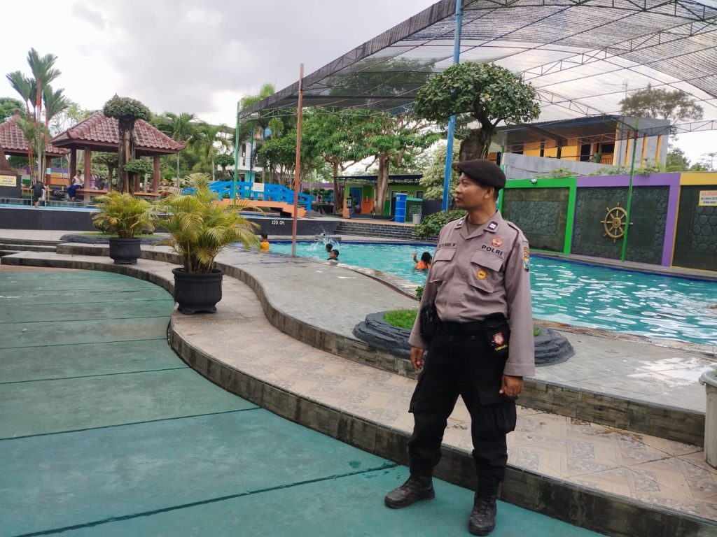 Polsek Sanankulon Tingkatkan Pengamanan Obyek Wisata di Akhir Pekan untuk Kenyamanan Pengunjung