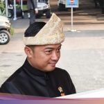 Prabowo Diapit Jokowi dan Gibran di Upacara HUT RI, Mensesneg: Mereka Bertiga Sangat Akrab