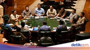 Prabowo Gelar Pertemuan di Hambalang: Bahas Isu Pertahanan dengan Menhan dan Panglima TNI