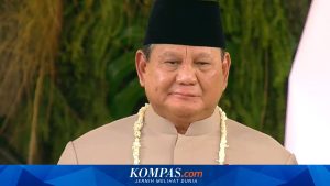 Prabowo Pimpin Upacara Penurunan Bendera di Istana: Momen Khidmat yang Menjadi Sorotan