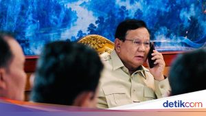 Prabowo Telepon Saat Rapat, Minta Tambahan Alat untuk Tangani Karhutla
