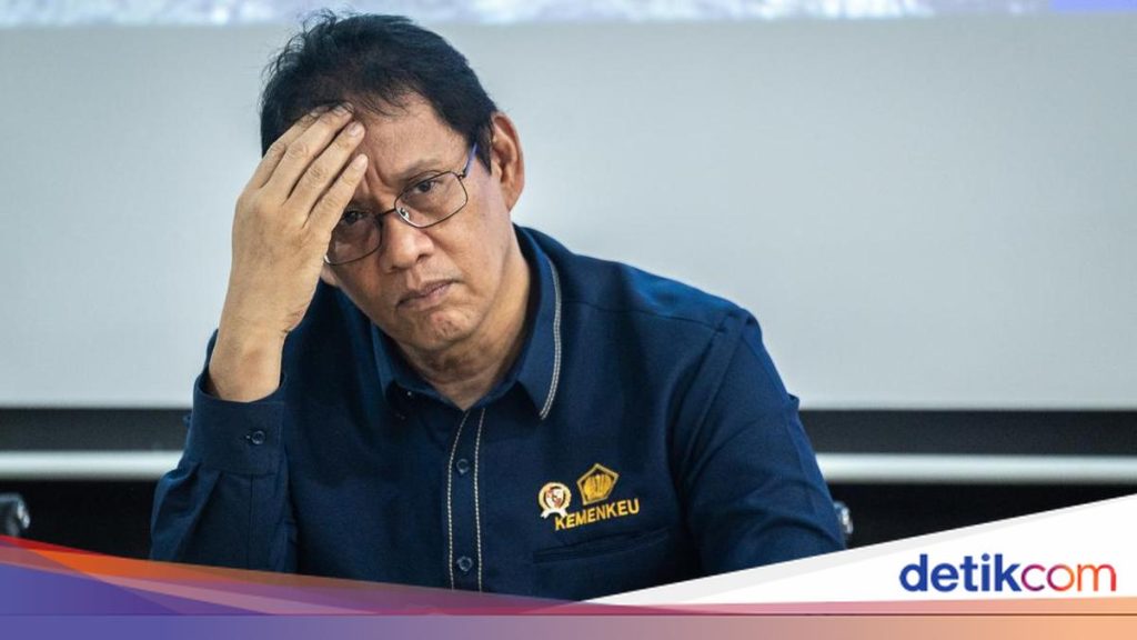 Purbaya Angkat Bicara Terkait Dua Pegawai Pajak yang Jadi Tersangka Kasus Ekspor Pulp