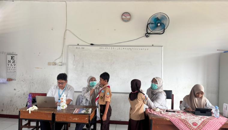 Puskesmas Cisauk Adakan Pemeriksaan Kesehatan Gratis untuk Siswa SDN Cicayur 1