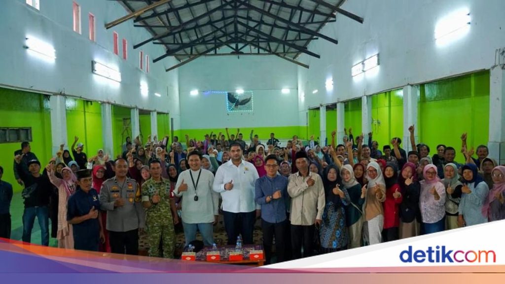 Reses di Bandung Barat: Anggota DPR Rajiv Tampung Aspirasi Warga Soal Penerangan Jalan