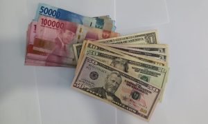 Rupiah Lesu ke Rp18.015/USD, Dolar AS Bangkit dari Titik Terendah 6 Minggu