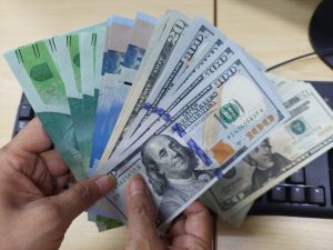 Rupiah Melemah ke Rp17.865 per Dolar AS pada Sesi Siang, Dipicu Penguatan Dolar Global dan Antisipasi Data CPI