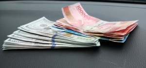 Rupiah Menguat Lagi ke Rp17.980/USD pada Senin Siang, Dolar Asia Terpuruk ke Level Terendah 6 Minggu