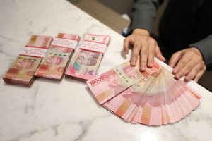 Rupiah Terus Menguat, Jauhi Angka Rp18.000 per Dolar AS