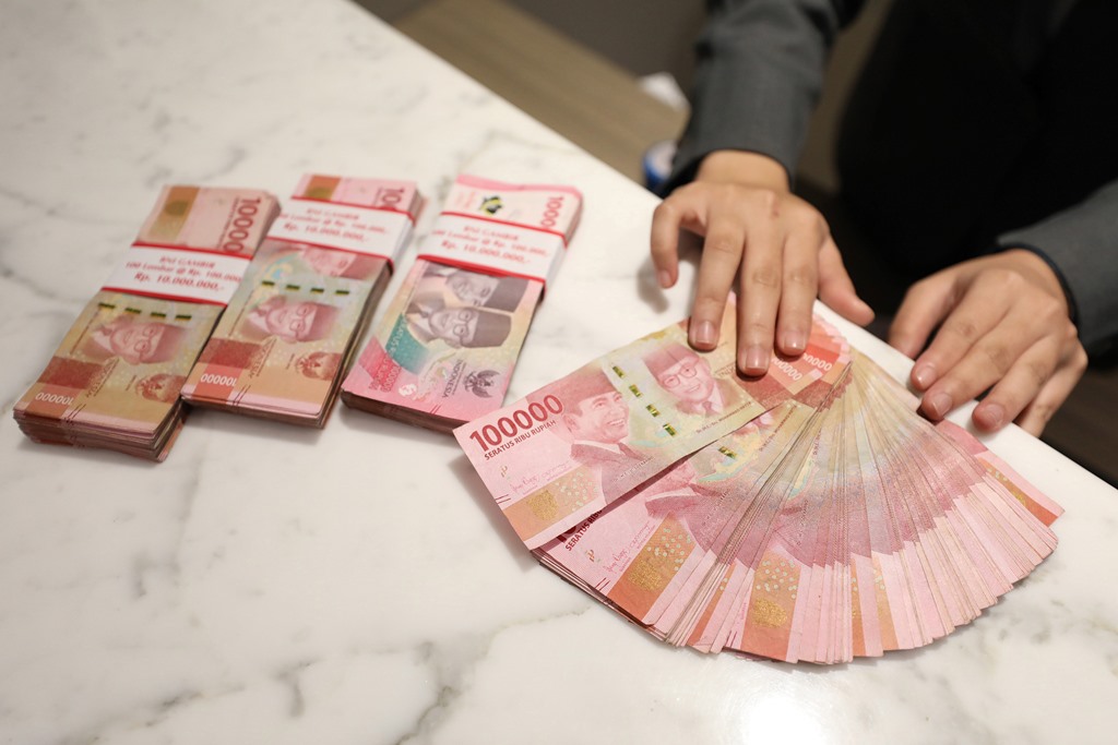 Rupiah Terus Menguat, Jauhi Angka Rp18.000 per Dolar AS