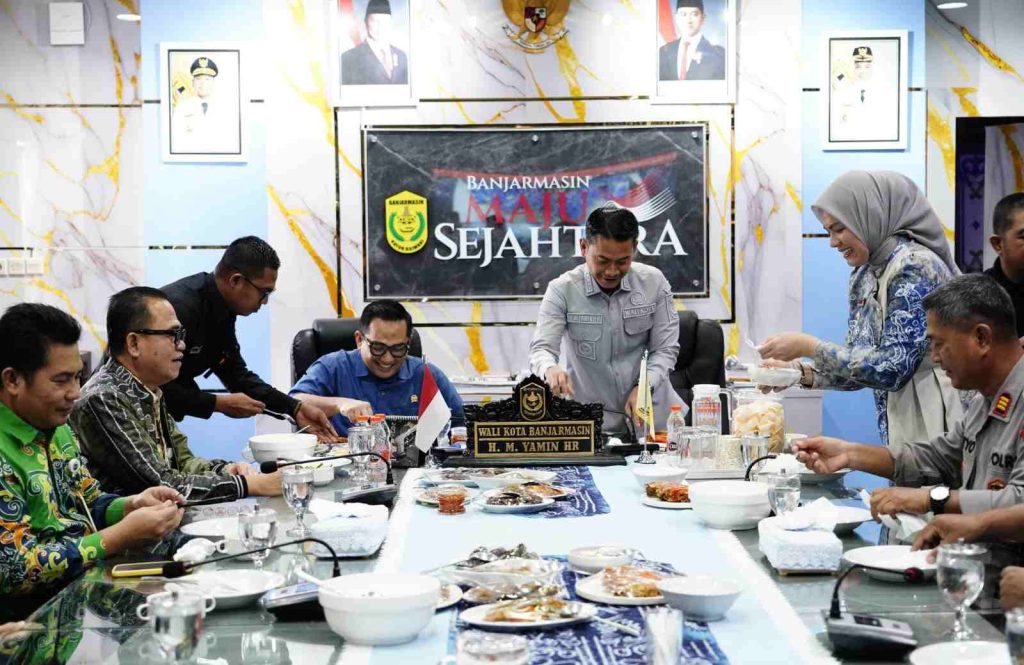 Sambutan Khas Banjar untuk Ketua Komisi II DPR RI, Pemkot Banjarmasin Sajikan Kuliner Tradisional