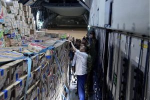 Seskab Teddy Pastikan Logistik Bencana Tepat Sasaran ke Masyarakat