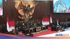Sidang Tahunan MPR 2026: 629 Anggota Hadir, Jokowi Beri Gestur Jempol ke Prabowo