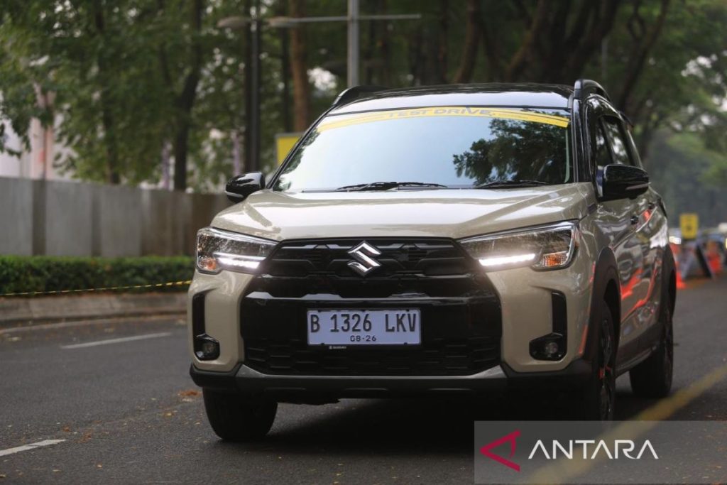 Suzuki Resmi Serahkan XL7 Terbaru kepada Konsumen Indonesia
