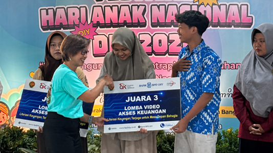 Tiga Siswa MAN 1 Yogyakarta Juarai Lomba Akses Keuangan DIY Berkat Video Garap H-2