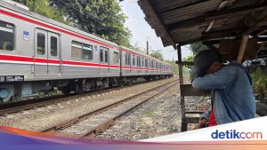 Tragedi di Tebet: Warga Meninggal Dunia Tertabrak KRL, Korban Terpental Sejauh 10 Meter