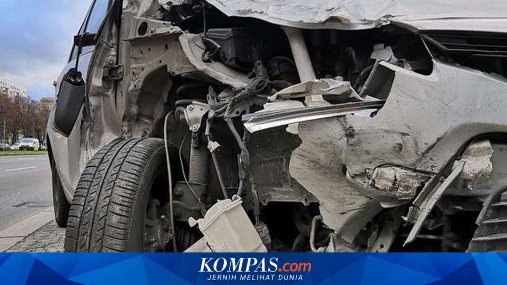 Truk Rem Mendadak Picu Kecelakaan Beruntun Tiga Mobil di Tol Senayan
