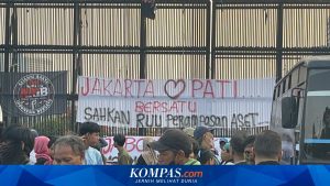 Warga Pati Gelar Aksi Tenda di Depan Gedung DPR, Tolak Pengusiran Hingga 27 Agustus