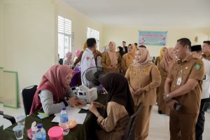Bupati Kasmarni Pantau Langsung Layanan Cek Kesehatan Gratis di MAN 1 Bengkalis