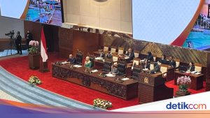 DPR Restui Penjualan Kapal Eks KRI Ki Hajar Dewantara