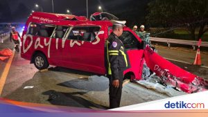 Empat Korban Tewas dalam Kecelakaan Maut Travel Daytrans di Tol Jombang Teridentifikasi