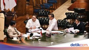 Fadli Zon Bertemu Prabowo, Ajukan Nama-Nama Penerima Penghargaan Negara
