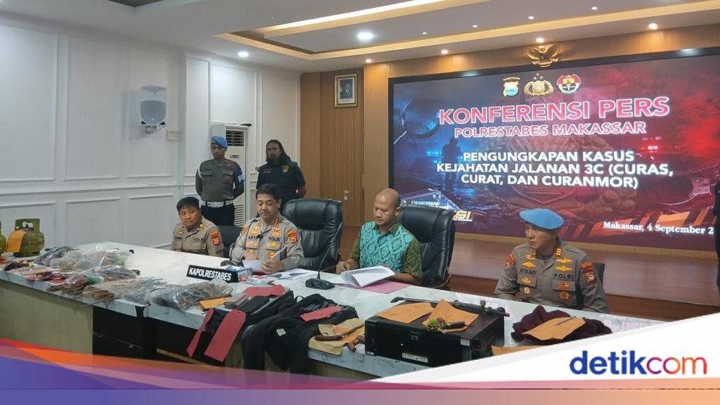 Gempur Penjahat Jalanan: Polisi Makassar Amankan 47 Pelaku dan Sita Ratusan Senjata Tajam