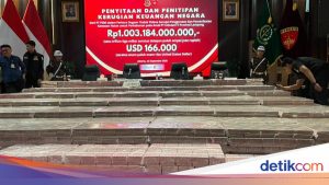 Gunungan Uang Rp1 Triliun Sitaan Kejagung dari Kasus Pemanfaatan Hutan Lampung