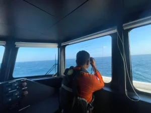 Kapal Tunda Tenggelam di Perairan Bawean, Delapan Awak Masih Hilang