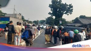 Kecelakaan Beruntun Terjadi di Kembangan Jakarta Barat, Korban Tergeletak di Jalan