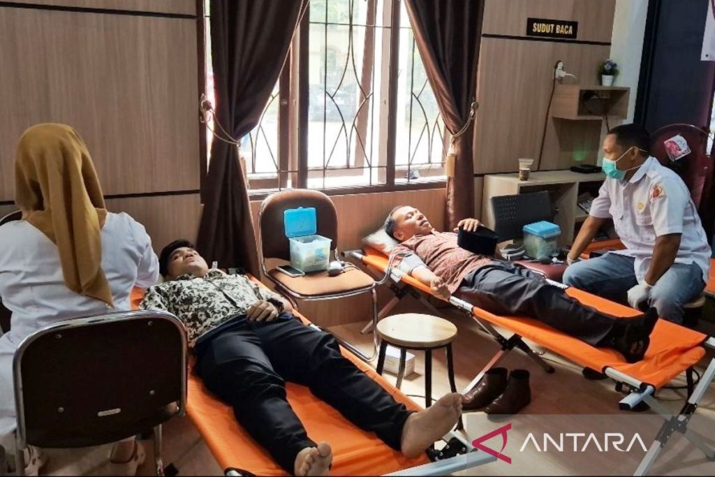 Kejari Nagan Raya Aceh Donorkan Puluhan Kantong Darah