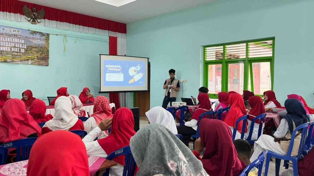 Mahasiswa UNNES GIAT Beri Edukasi Keuangan Keluarga pada Ibu PKK Desa Bono