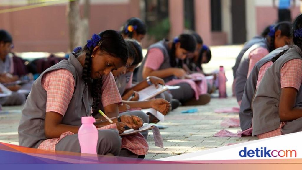 Pemerintah India Batasi Akses ke Partai Kecoak Saat Sidak Sekolah