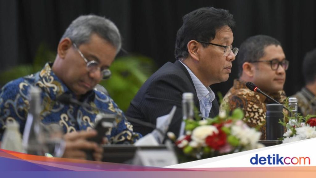 Pencopotan Purbaya: Isyarat Masalah Internal dan Target Dividen Rp120 Triliun