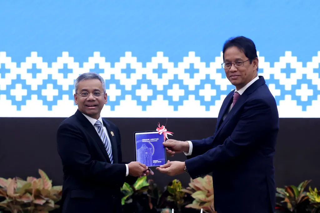 Pergantian Menteri Keuangan: APBN 2027 Berlanjut, Utang Whoosh Tunggu Kepastian